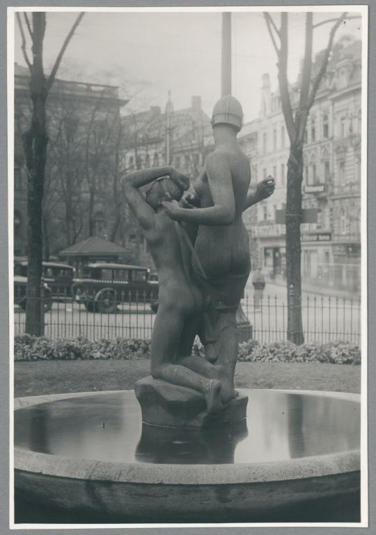 Brunnen Aufruf, 1914/17, Bronze
