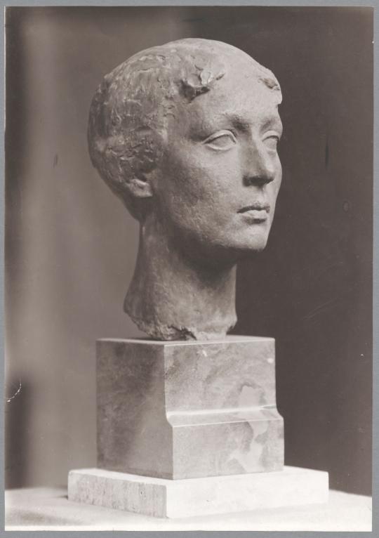 Porträt Marguerite von Kühlmann, 1915, Bronze