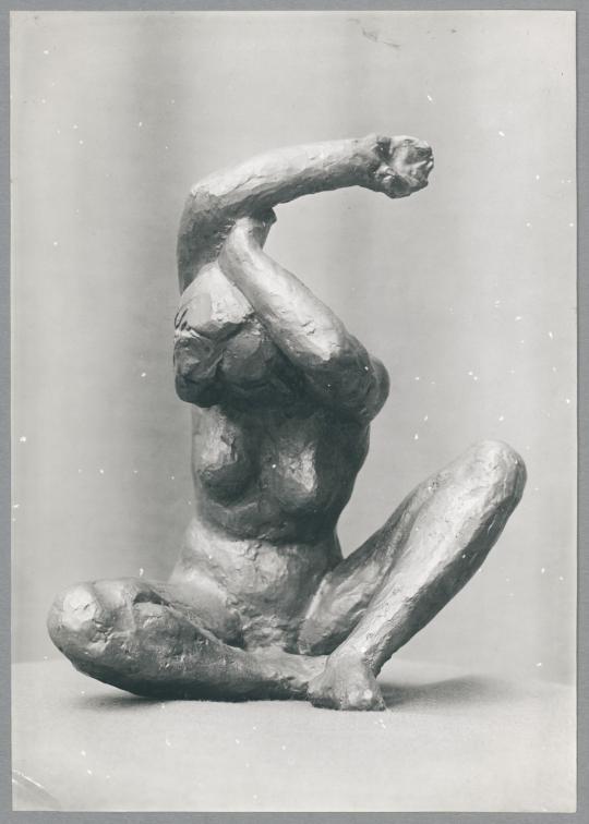 Hockende Frau, 1924, Bronze