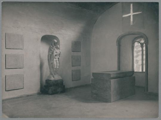 Modell Grabkapelle Thyssen mit Pietà, Entwurf I, 1925/26, Gips oder Ton