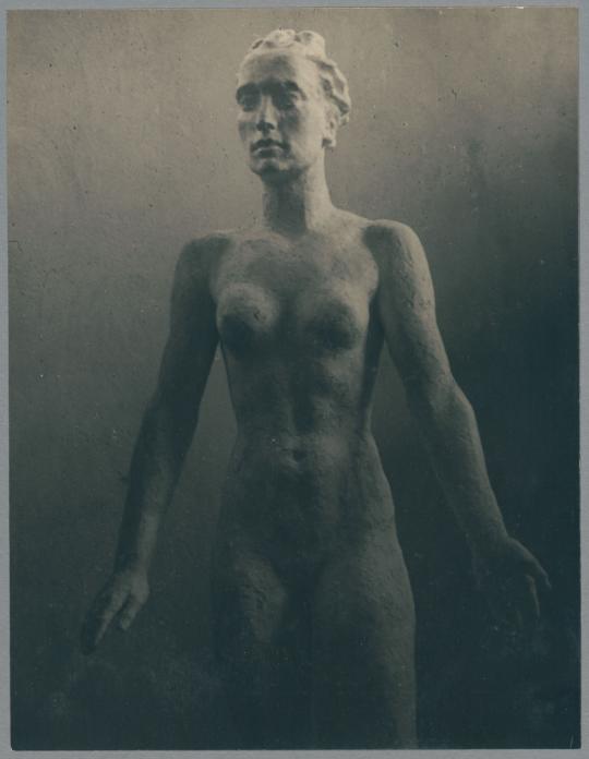 Frauenstatue I, Detail, 1929, Gips