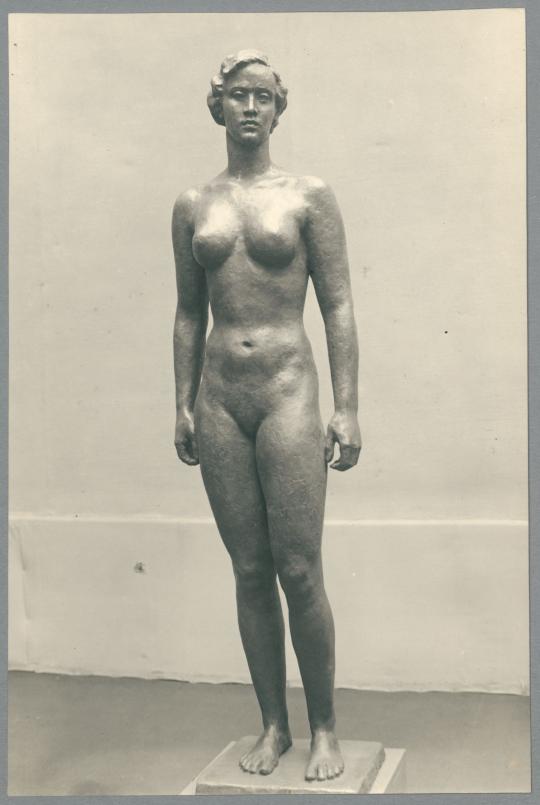 Mädchenstatue, 1936/37, Bronze