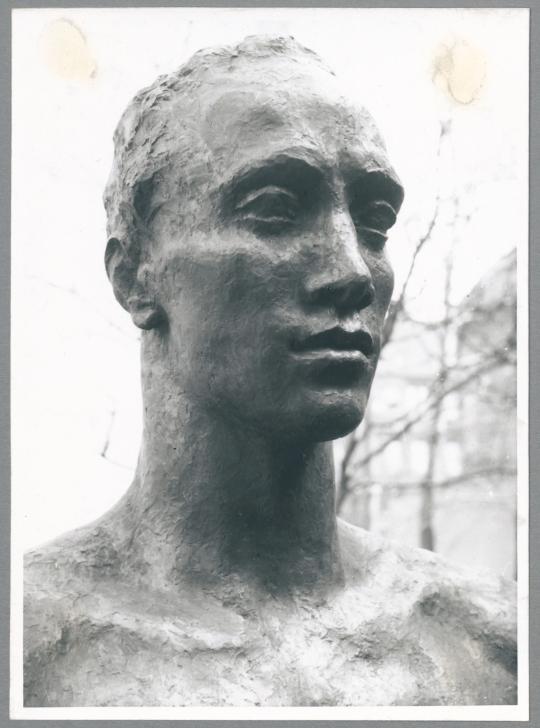 Stehender Jüngling, Detail, 1938/39, Bronze