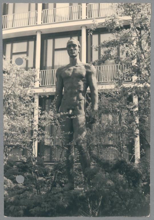 Stehender Jüngling, 1938/39, Bronze