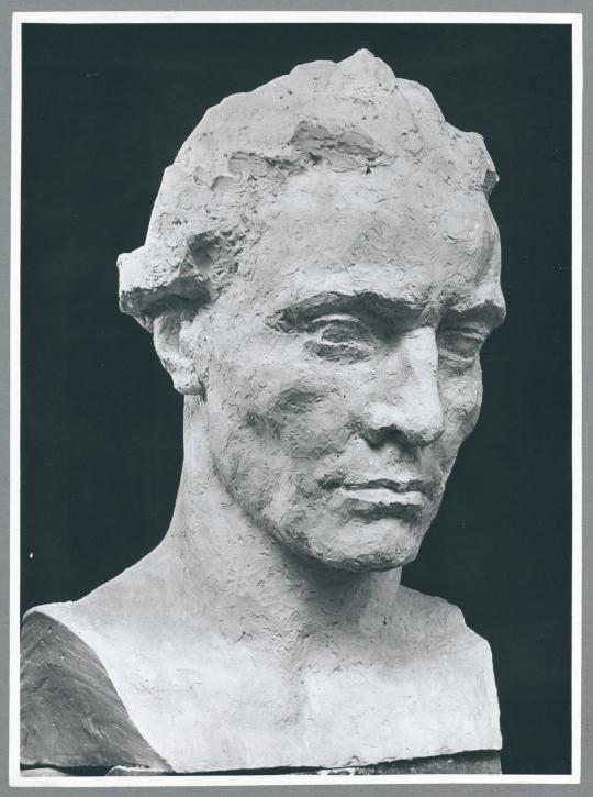 Kopf Heros vom Beethoven-Denkmal, 1947, Gips