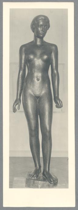 Stehende Frau, 1915/16, Bronze
                                
Stehende weibliche Figur