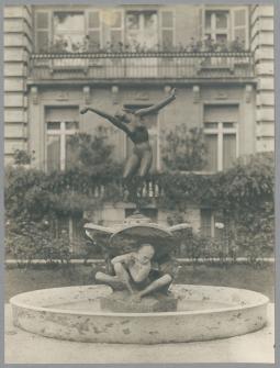 Brunnen mit Brunnentänzerin, 1922, Bronze