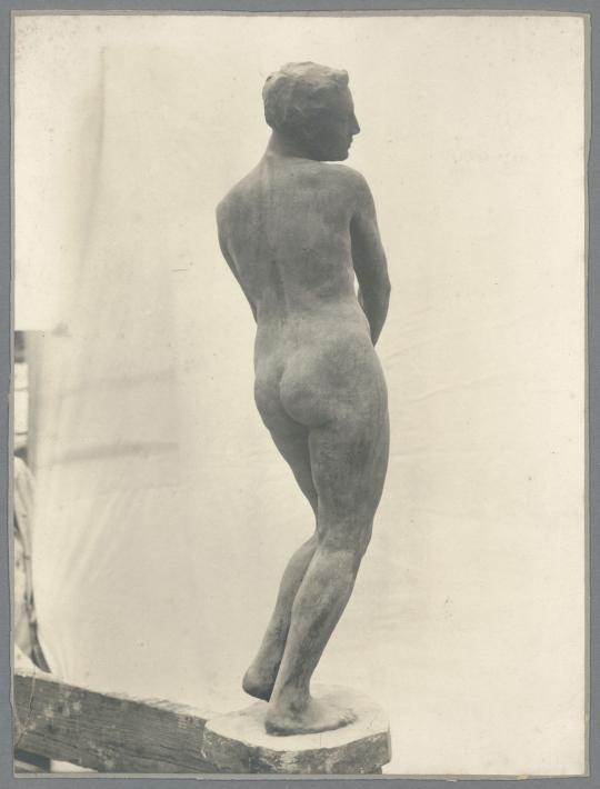 Sklavin, 1903/04, Gips farbig gefasst