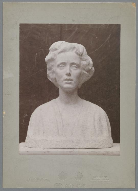 Porträt Benjamine Kolbe, 1905/08, Kalkstein