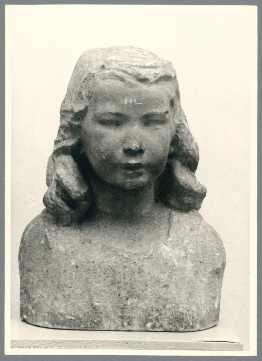Porträt Evalina Richter, 1907/09, Kalkstein