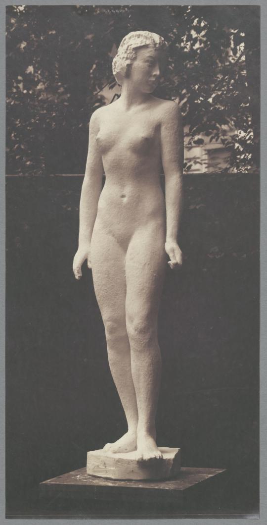 Stehende Frau I, 1915, Gips