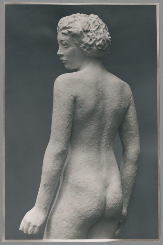 Stehende Frau I, Detail, 1915, Gips