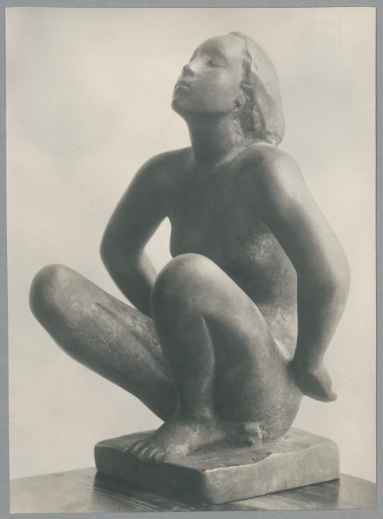 Kauernde, 1917, Bronze