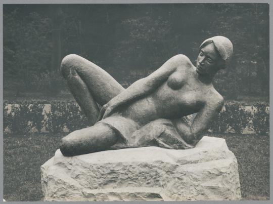Liegende, 1921, Bronze
