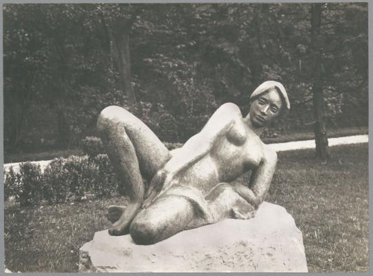 Liegende, 1921, Bronze