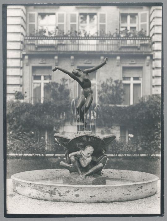 Brunnen mit Brunnentänzerin, 1922, Bronze
