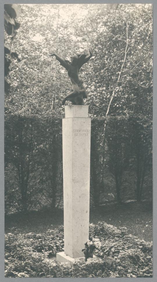 Genius, Grabmal Ferruccio Busoni, 1922/25, Bronze
