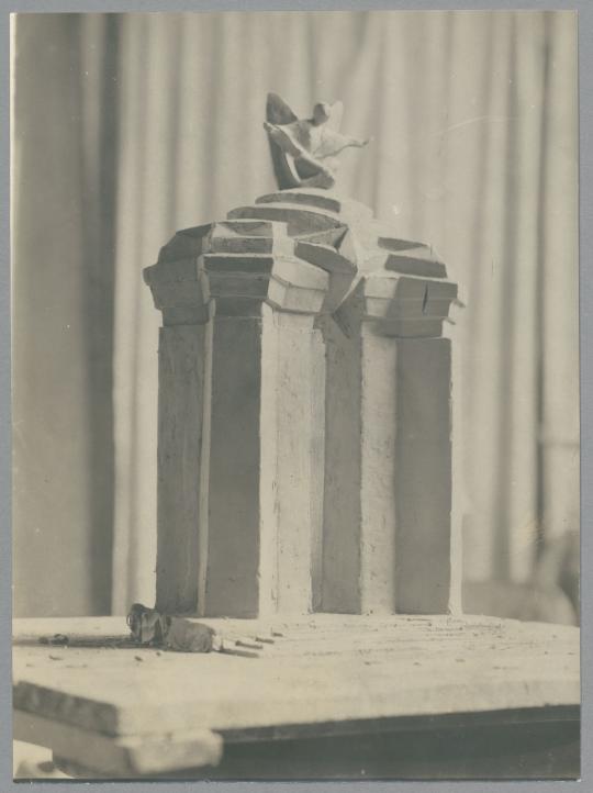 Modell Kriegerdenkmal Siemens, 1922, Ton