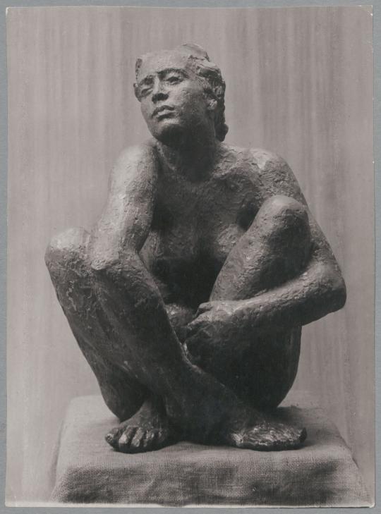Kauernde, 1925, Bronze