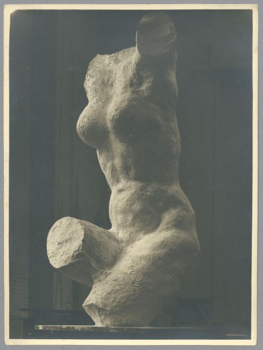 Weiblicher Torso, 1929, Gips