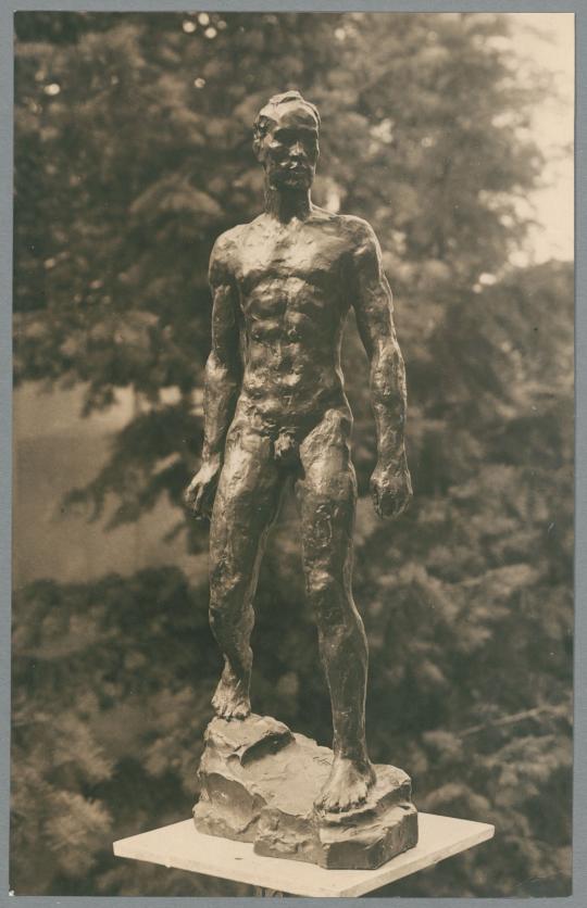 Kleiner Herabschreitender, 1927, Bronze