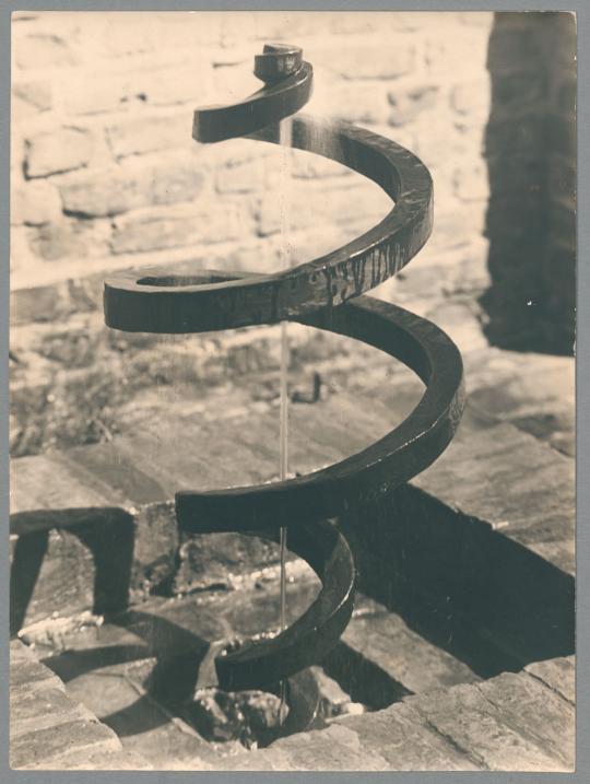 Brunnenspirale, 1930, Bronze