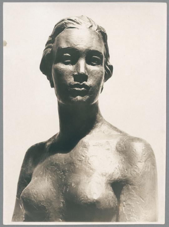 Junge Frau, Detail, 1929, Bronze