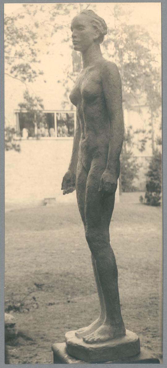 Stehende Frau, 1930, Gips