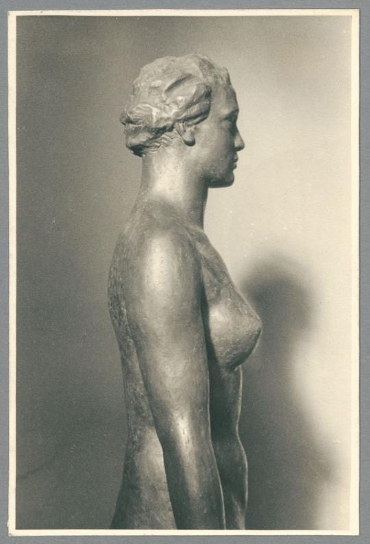 Frauenstatue III, Detail, 1933, Bronze oder Messing