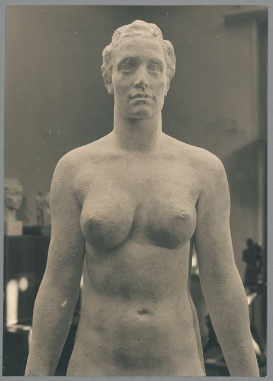 Frauenstatue III, Detail, 1938, Gips
