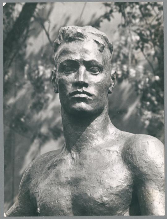 Junger Streiter, Detail, 1935, Bronze