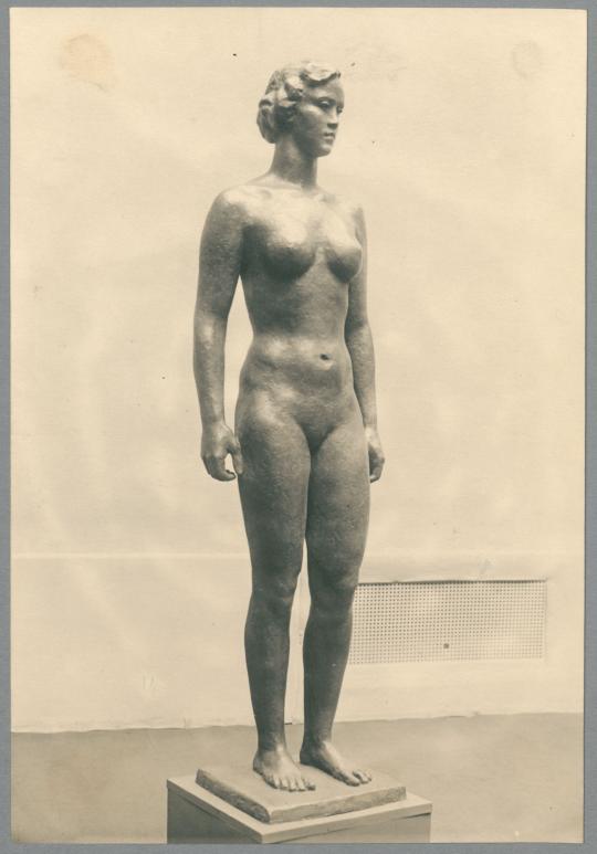 Mädchenstatue, 1936/37, Bronze