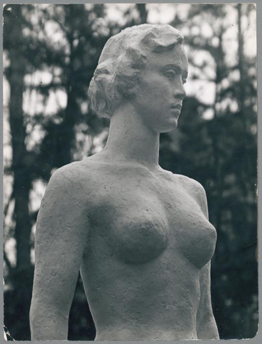 Mädchenstatue, Detail, 1936/37, Gips