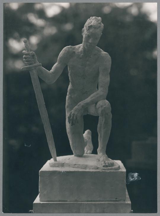 Entwurf Denkmal Opfer der Arbeit, 1938/39, Gips