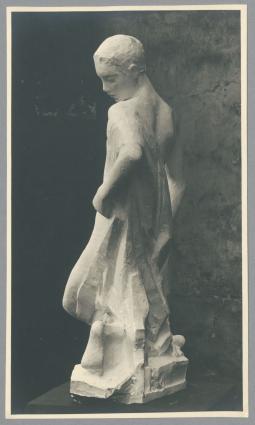 Denkmal für einen Jüngling I, 1919, Gips