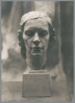 Porträt Edith von Schrenck, 1928, Gips