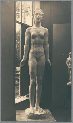 Frauenstatue II, 1929, Gips