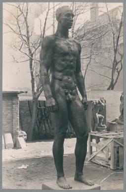 Stehender Jüngling, 1938/39, Bronze